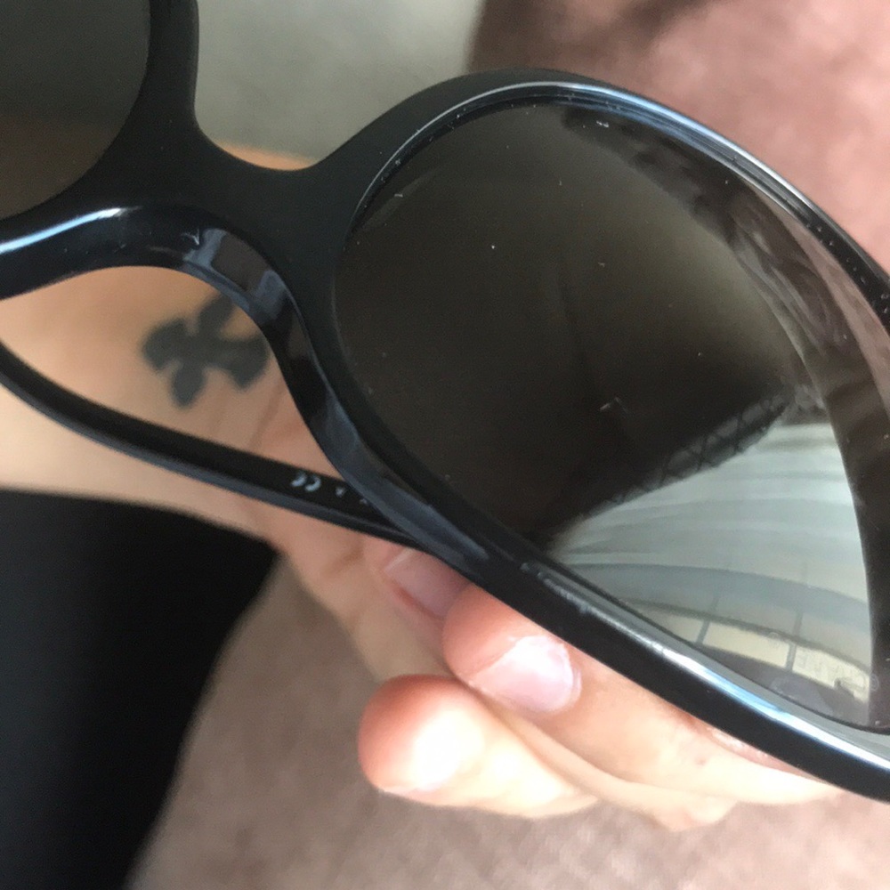 SOLD🙌🏼🙌🏼🙌🏼 Chanel sunglasses! - Picture 7 of 8